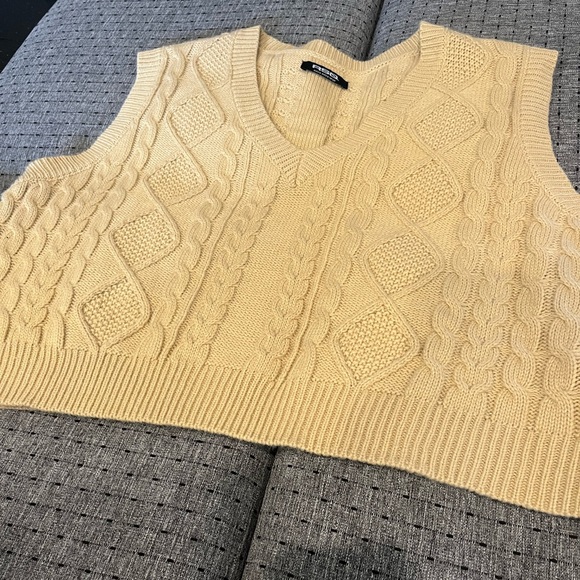 Tilly’s oversized brown sweater vest - Picture 4 of 7